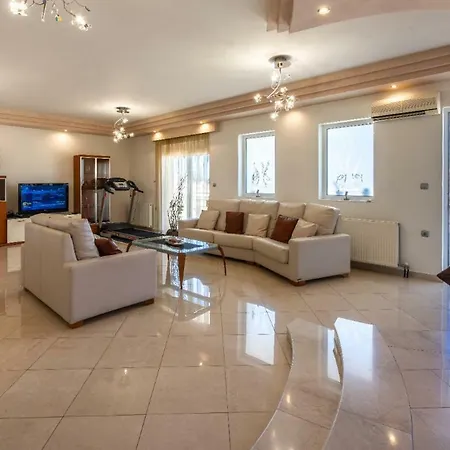 Daire Apartment Ialysos *